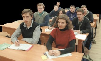 Студенты Богословского факультета на занятиях в новой учебной аудитории