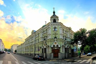 Главный фасад подворья в наши дни